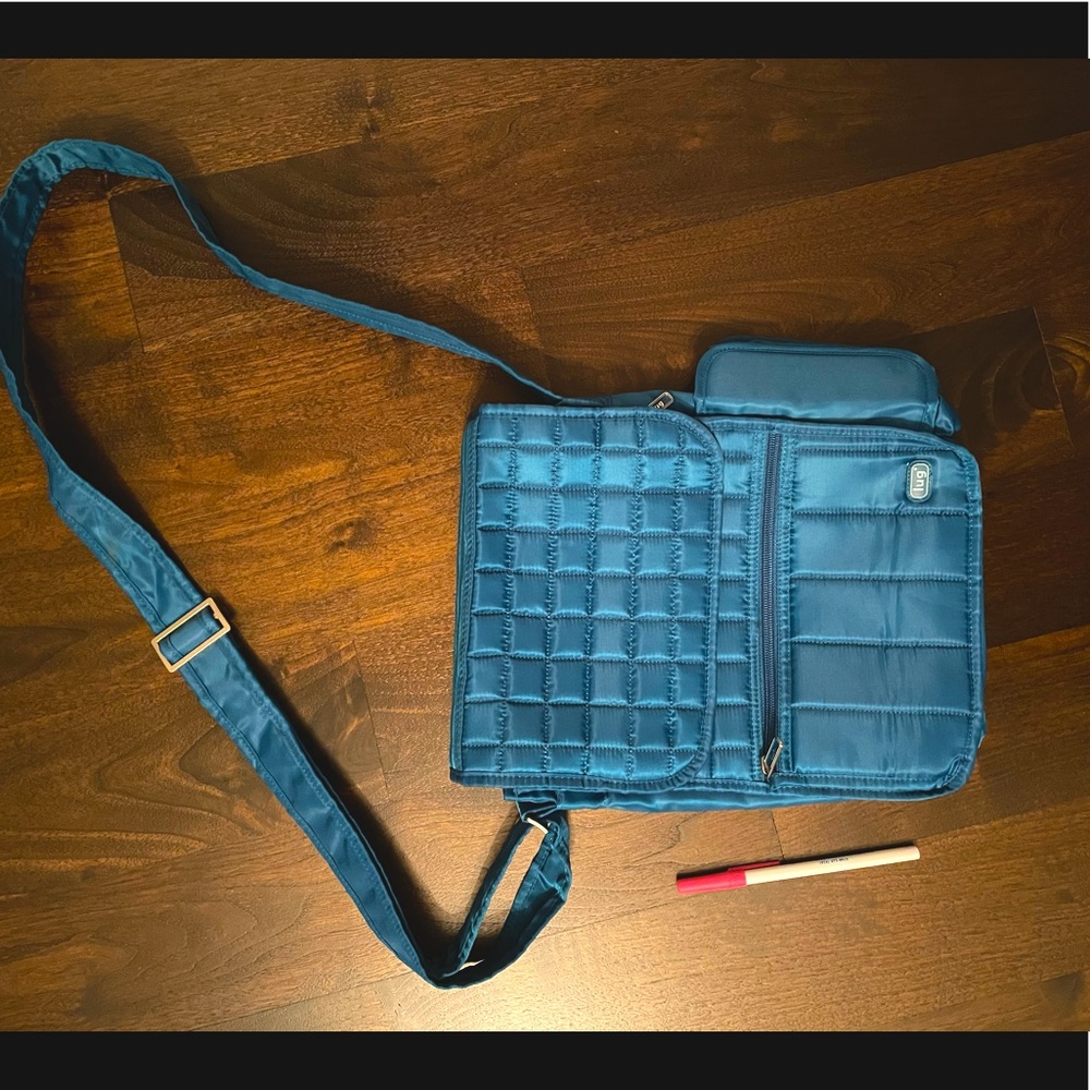 Lug crossbody bag like new - only used once